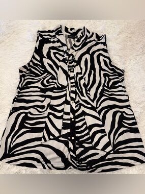Liz Claiborne Sleeveless Zebra Print Button-Front Top - Black & White